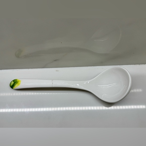 Green Ceramic Cabbage/Lettuce Soup Tureen with Ladle - Picture 10 of 17